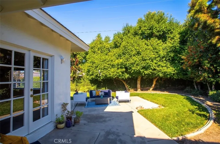 Nice and private backyard
