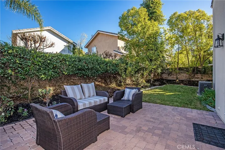 28340 Berylwood Place, Valencia, California 91354