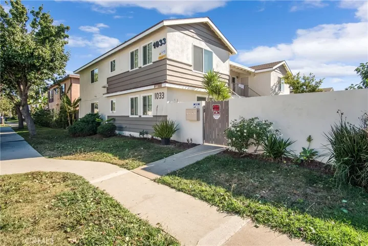 1033 Mission Drive, Costa Mesa, California 92626