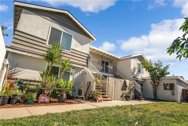 1033 Mission Drive, Costa Mesa, California 92626