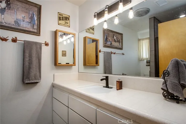 6929 Balsa Avenue, Yucca Valley, California 92284