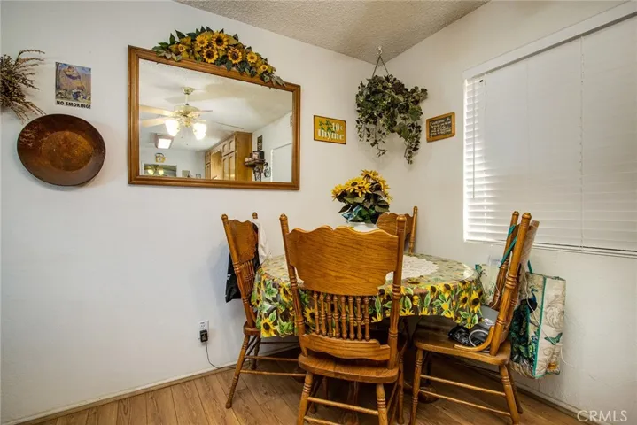 KITCHEN EATING AREA