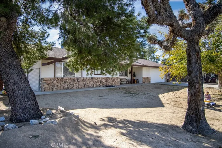 6929 Balsa Avenue, Yucca Valley, California 92284