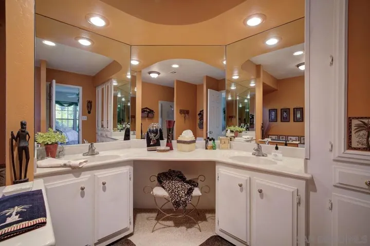 18218 Paradise Mountain Rd 134, Valley Center, California 92082