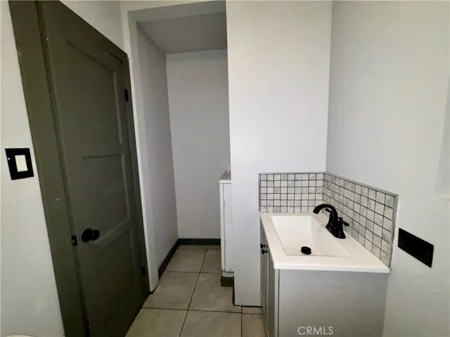 Bath / Laundry