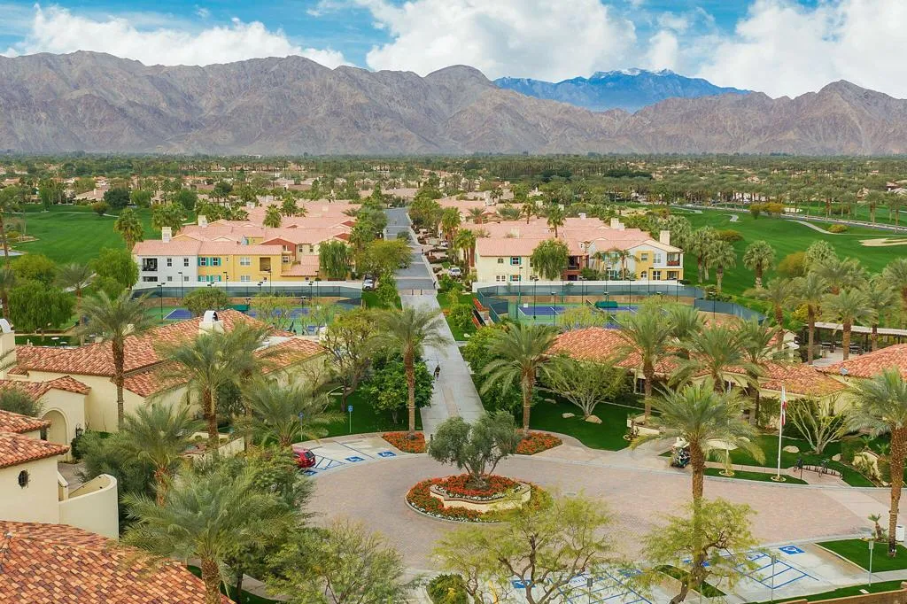 65-web-or-mls-Mountain_View_CC_0119_002