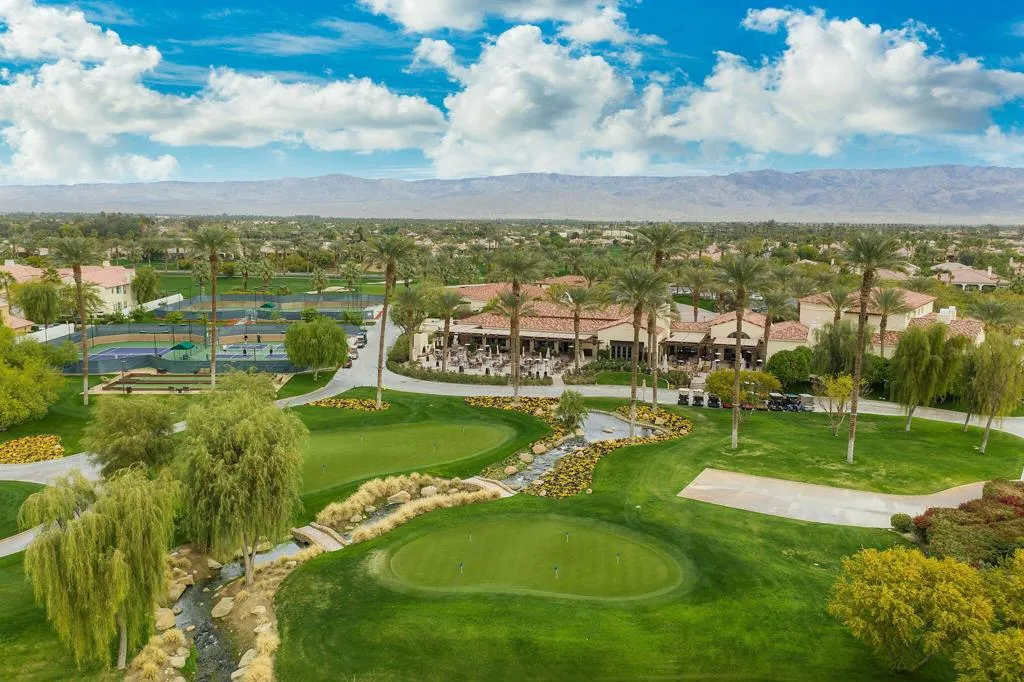 70-web-or-mls-Mountain_View_CC_0119_007
