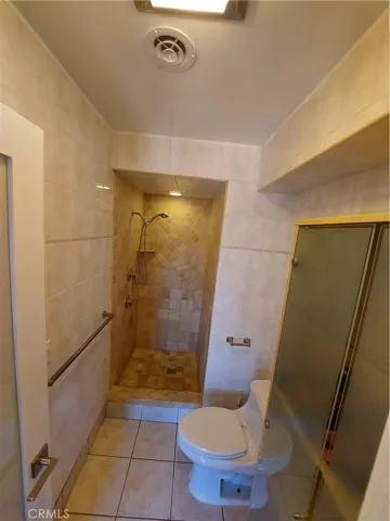 Master Bathroom Water Closet