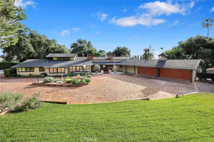 3245 Villa Highlands Drive, Pasadena, California 91107