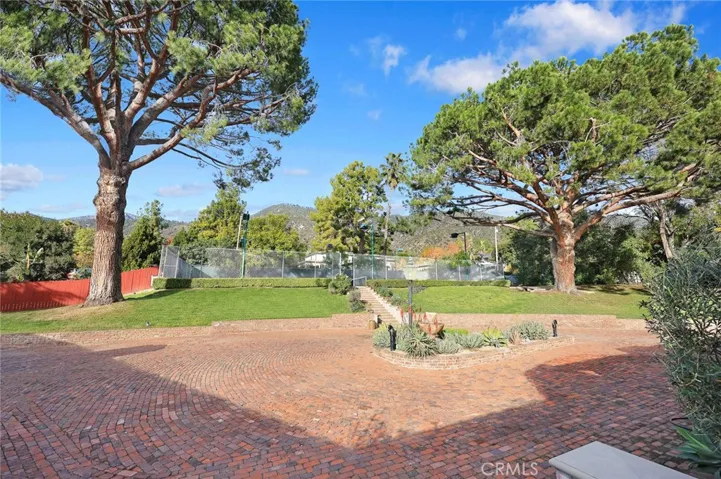 3245 Villa Highlands Drive, Pasadena, California 91107