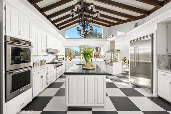 3245 Villa Highlands Drive, Pasadena, California 91107