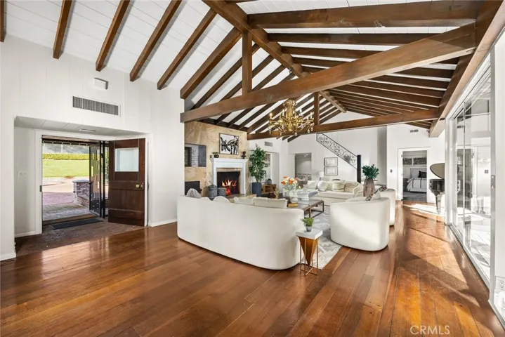 3245 Villa Highlands Drive, Pasadena, California 91107