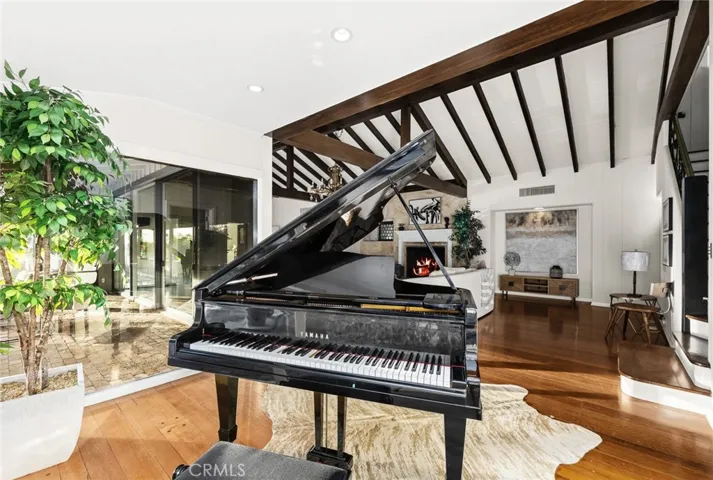 3245 Villa Highlands Drive, Pasadena, California 91107