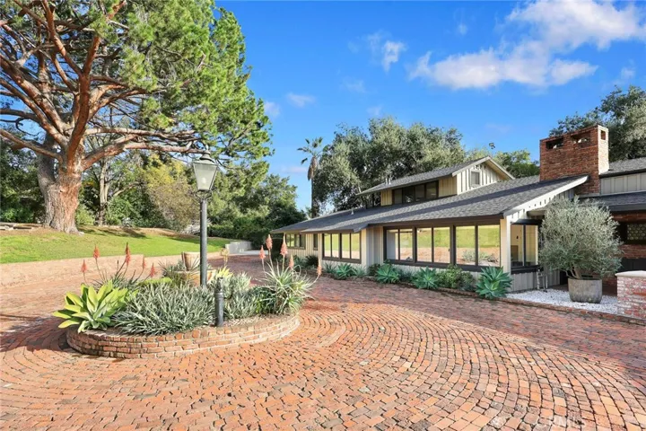 3245 Villa Highlands Drive, Pasadena, California 91107