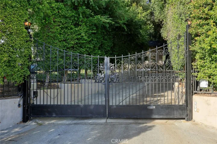 3245 Villa Highlands Drive, Pasadena, California 91107