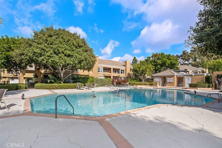 73 Vassar Aisle 198, Irvine, California 92612