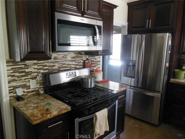 1023 E Francis Street, Corona, California 92879