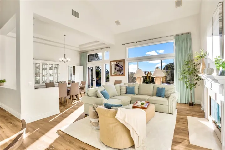 Huge Formal Dining Room for those big family gatherings.