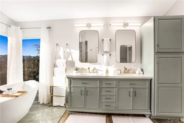 Imported, Dual Sink Vanity just adds to the Luxury.