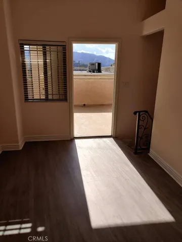 10220 Samoa Avenue 107, Tujunga, California 91042