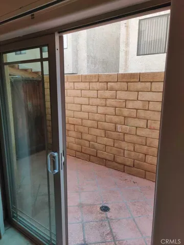 10220 Samoa Avenue 107, Tujunga, California 91042