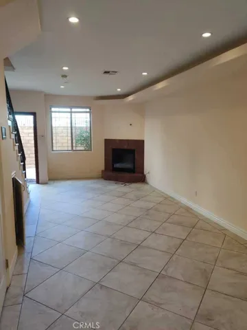 10220 Samoa Avenue 107, Tujunga, California 91042