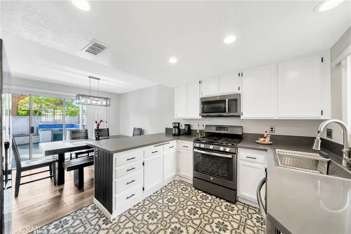 37 Sandalwood 91, Aliso Viejo, California 92656