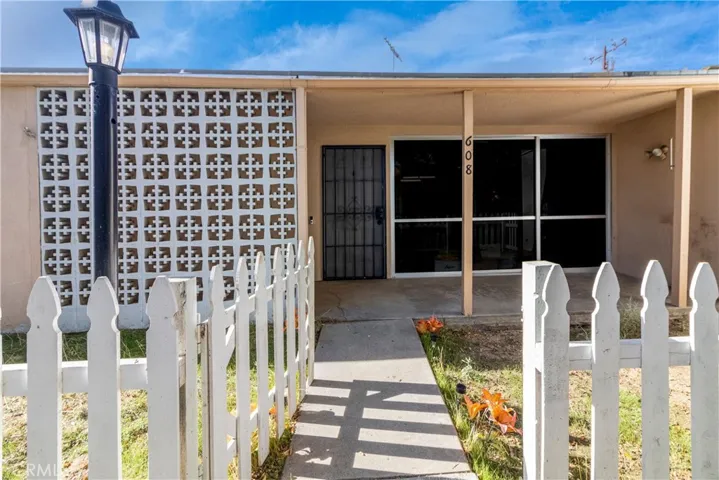 608 Gibbel Road, Hemet, California 92543