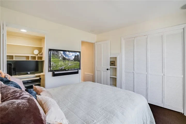 604 Anita Street, Laguna Beach, California 92651