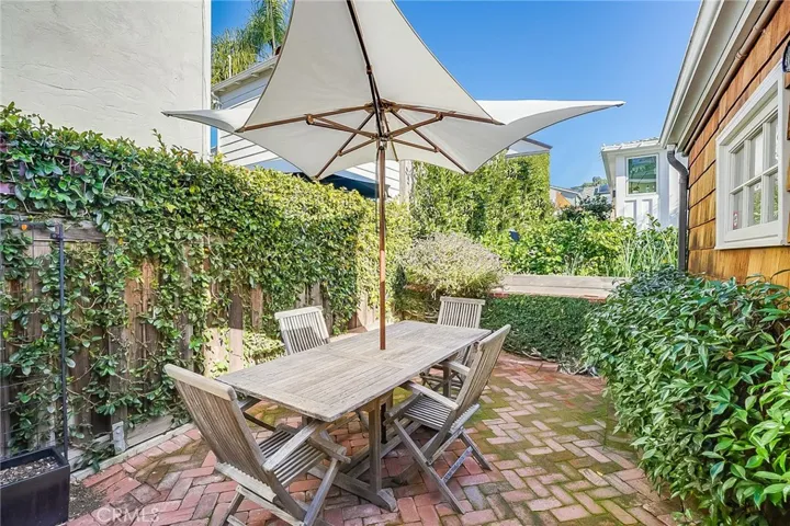 604 Anita Street, Laguna Beach, California 92651