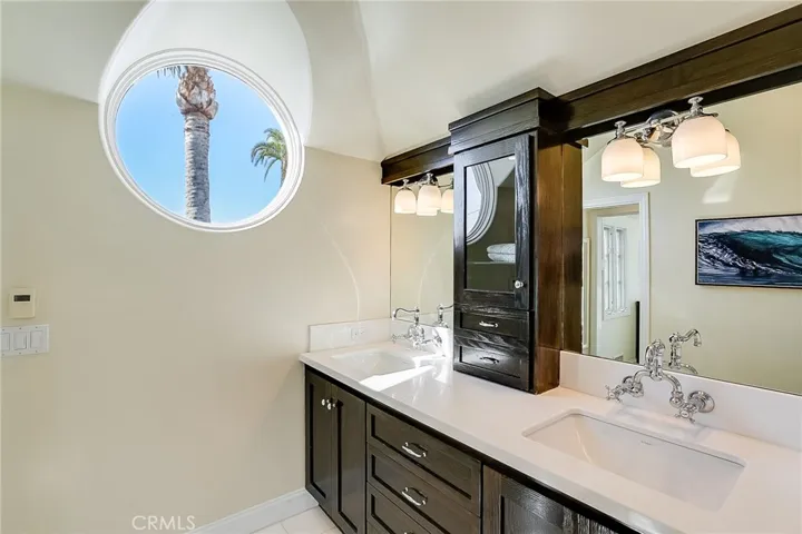 604 Anita Street, Laguna Beach, California 92651