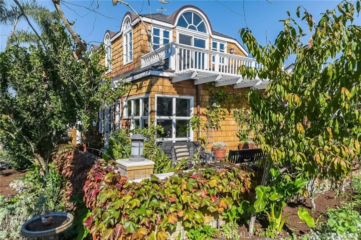 604 Anita Street, Laguna Beach, California 92651
