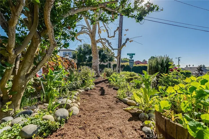 604 Anita Street, Laguna Beach, California 92651