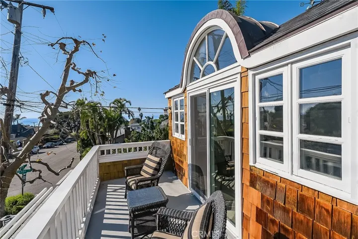 604 Anita Street, Laguna Beach, California 92651