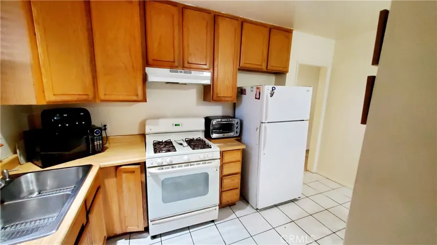 7044 Rhea Avenue, Reseda, California 91335
