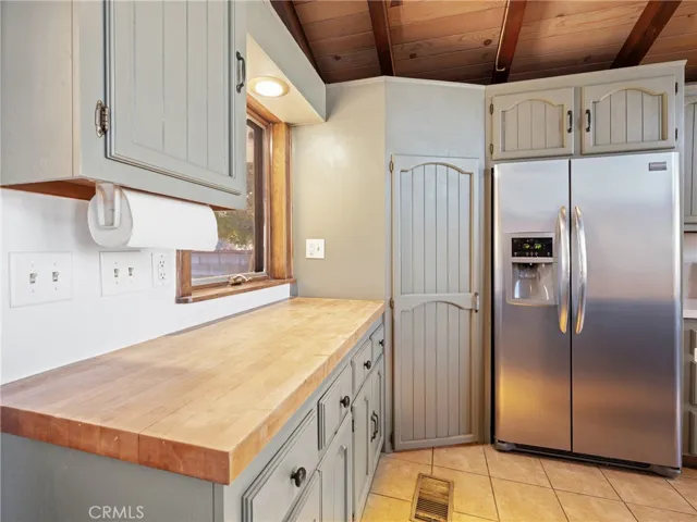 17885 Starboard Lane, Victorville, California 92395