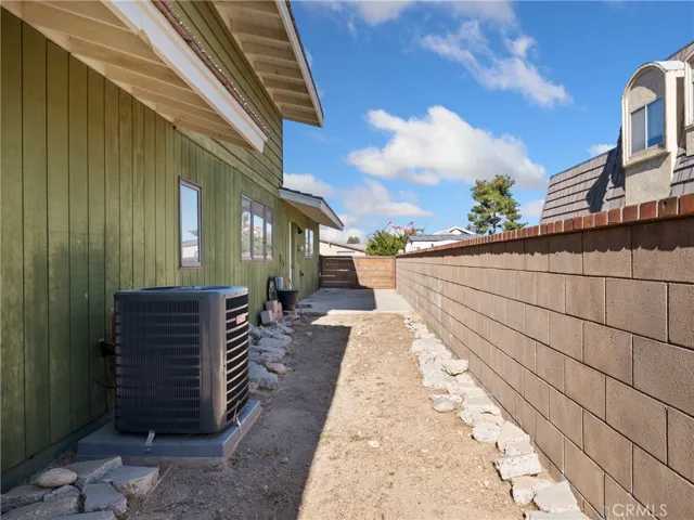 17885 Starboard Lane, Victorville, California 92395