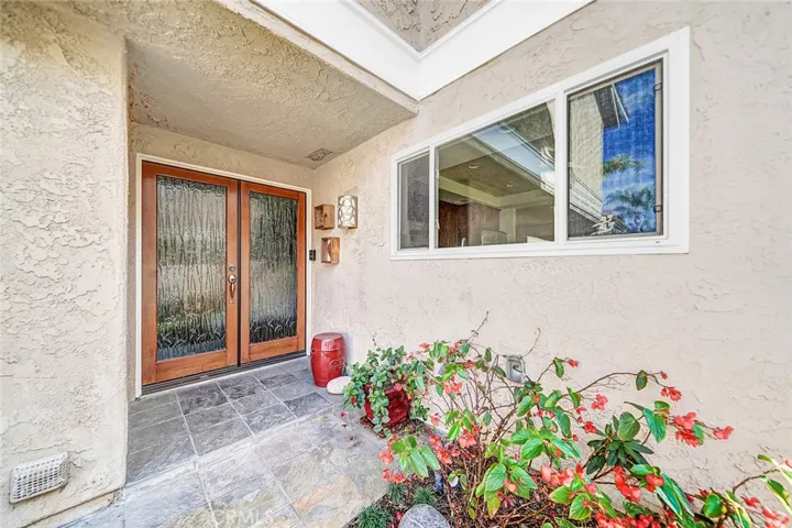7816 Seabreeze Drive, Huntington Beach, California 92648