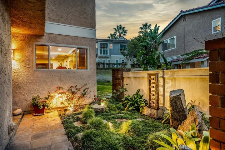 7816 Seabreeze Drive, Huntington Beach, California 92648
