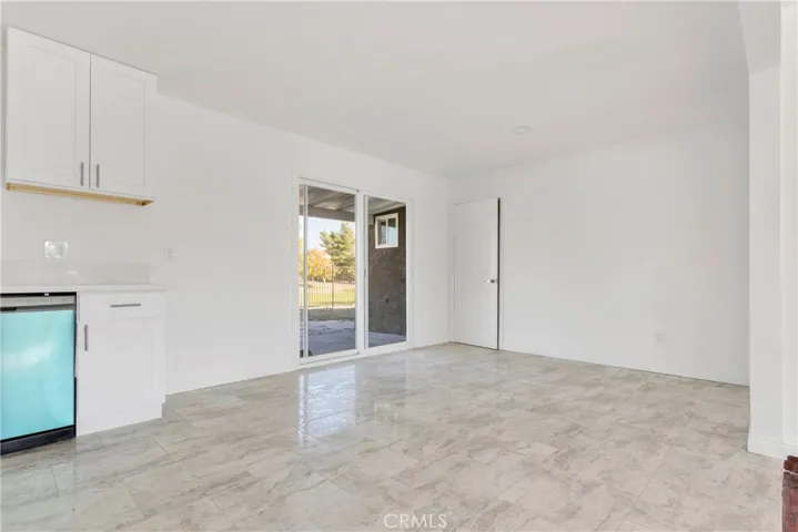 13977 Arrowhead Drive, Victorville, California 92395