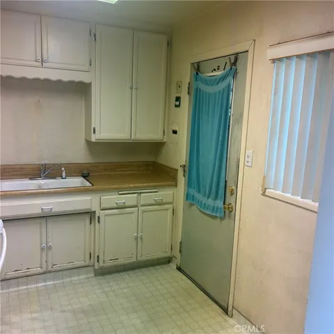 10404 Mountain View Avenue, Loma Linda, California 92354