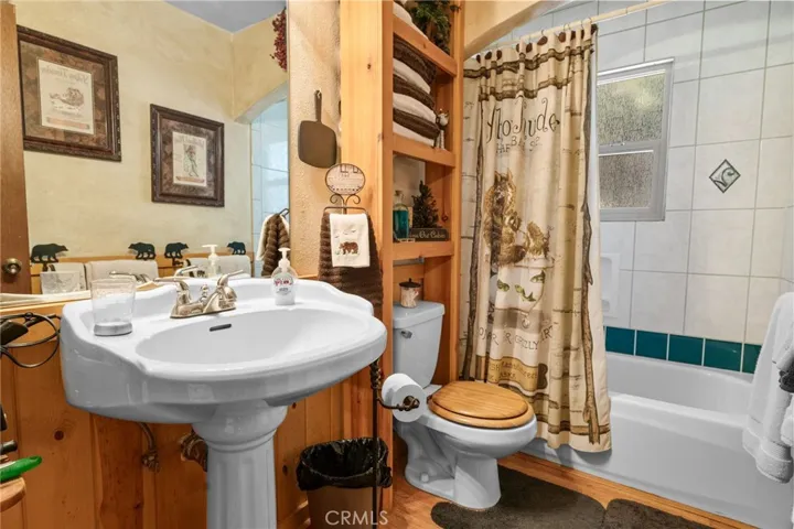 513 Sugarloaf Boulevard, Big Bear City, California 92314