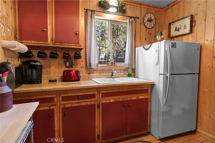 513 Sugarloaf Boulevard, Big Bear City, California 92314