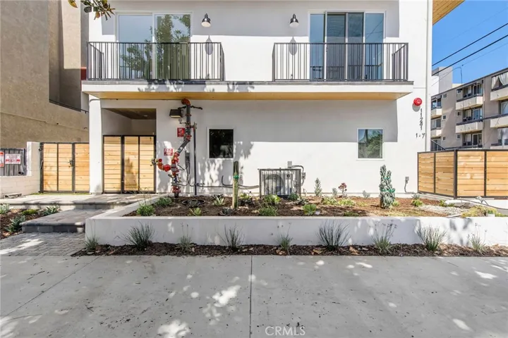 11241 Morrison St 7, North Hollywood, California 91601
