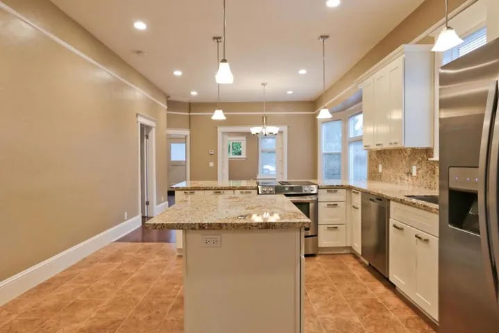 1069 Jackson Street, Mountain View, California 94043