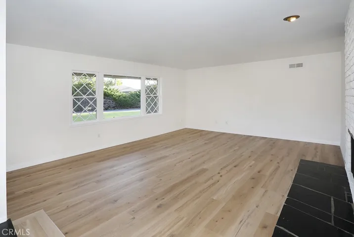 Spacious living room
