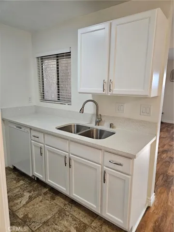 28947 Thousand Oaks Boulevard 120, Agoura Hills, California 91301