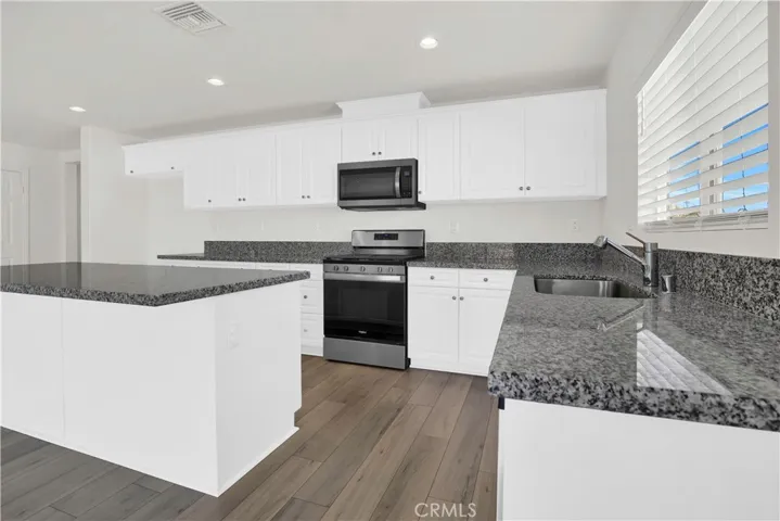 29086 Golden Sunset Circle, Winchester, California 92596