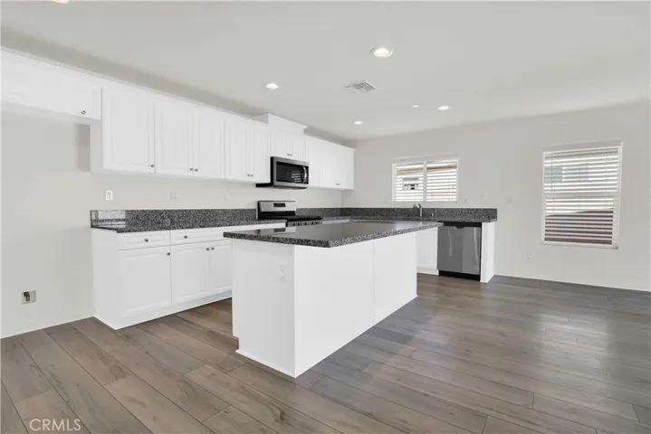 29086 Golden Sunset Circle, Winchester, California 92596