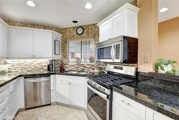 2941 Via Milano 108, Corona, California 92879